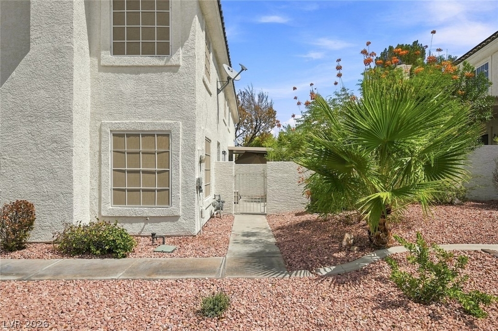 446 Winthrop Place - Photo 4