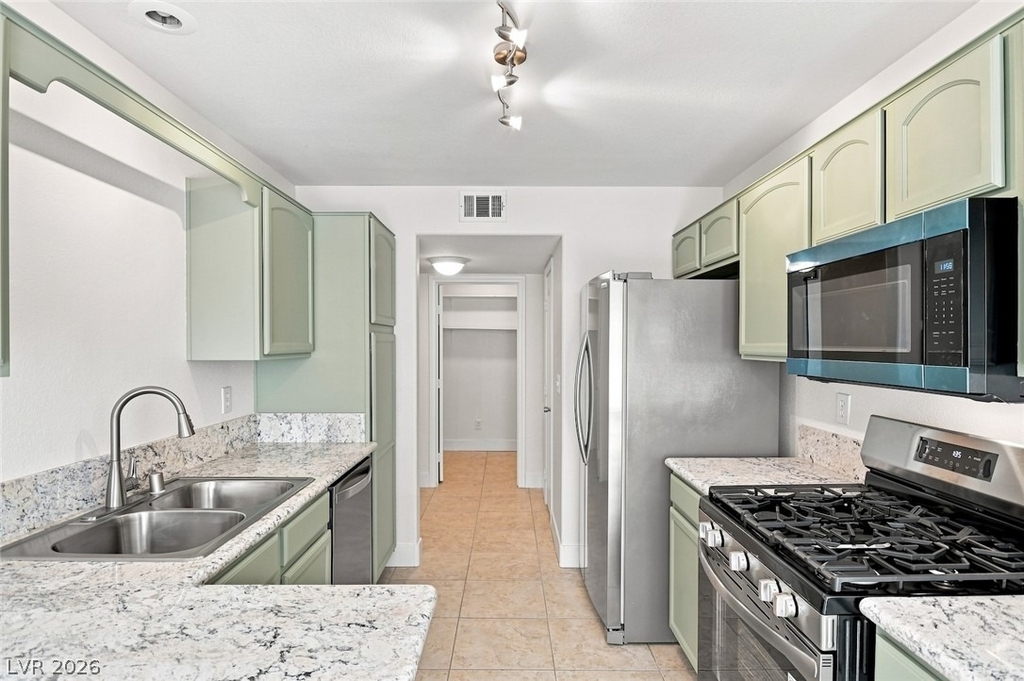 446 Winthrop Place - Photo 20