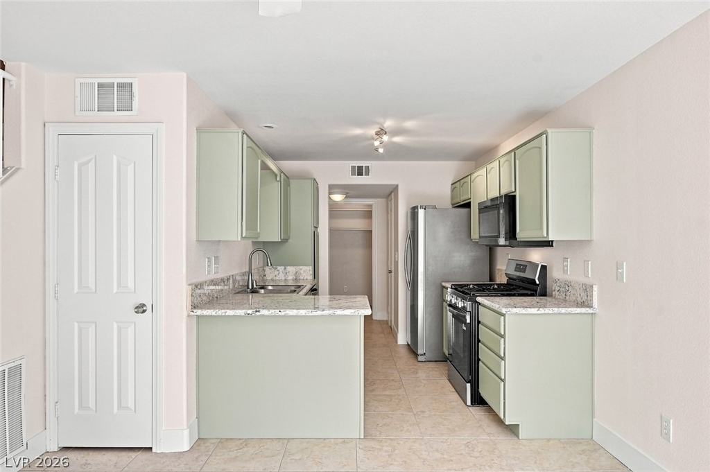 446 Winthrop Place - Photo 18