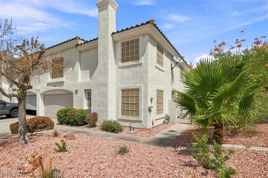 446 Winthrop Place - Photo 3