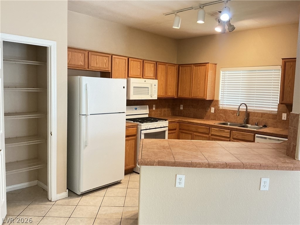 9303 Gilcrease Avenue - Photo 3