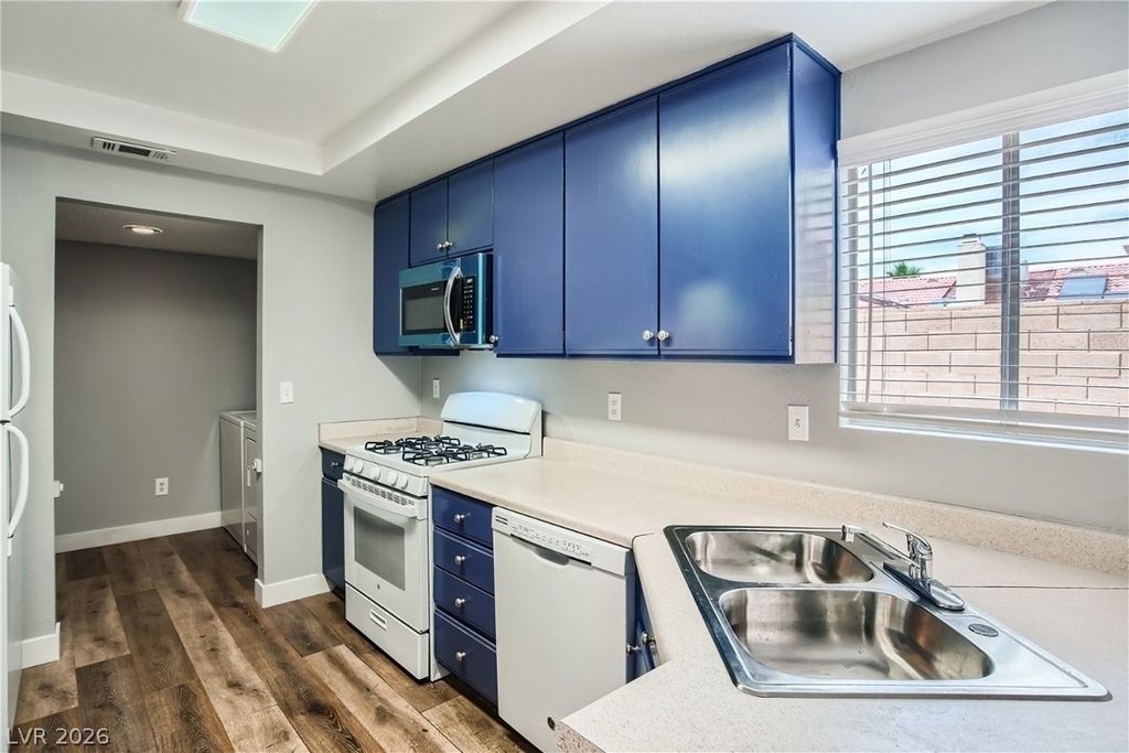 2910 Currant Lane - Photo 5