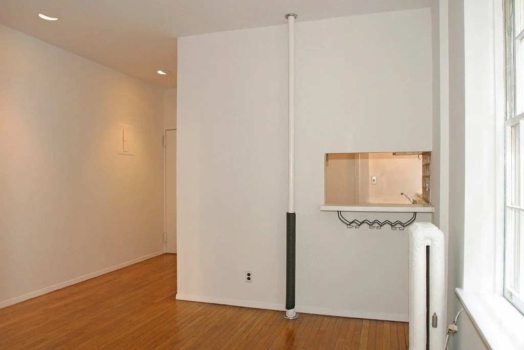  East 21st Street - Photo 2