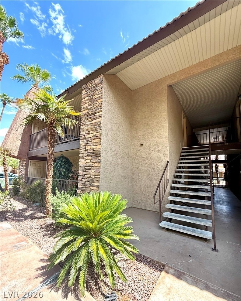 5041 River Glen Drive - Photo 0