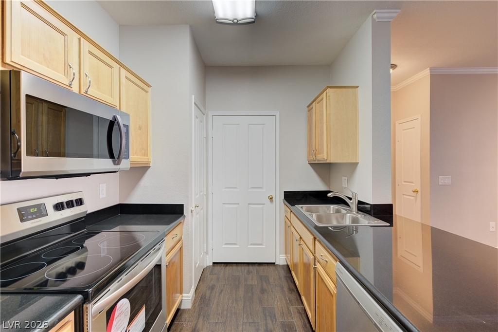 2900 Sunridge Heights Parkway - Photo 6