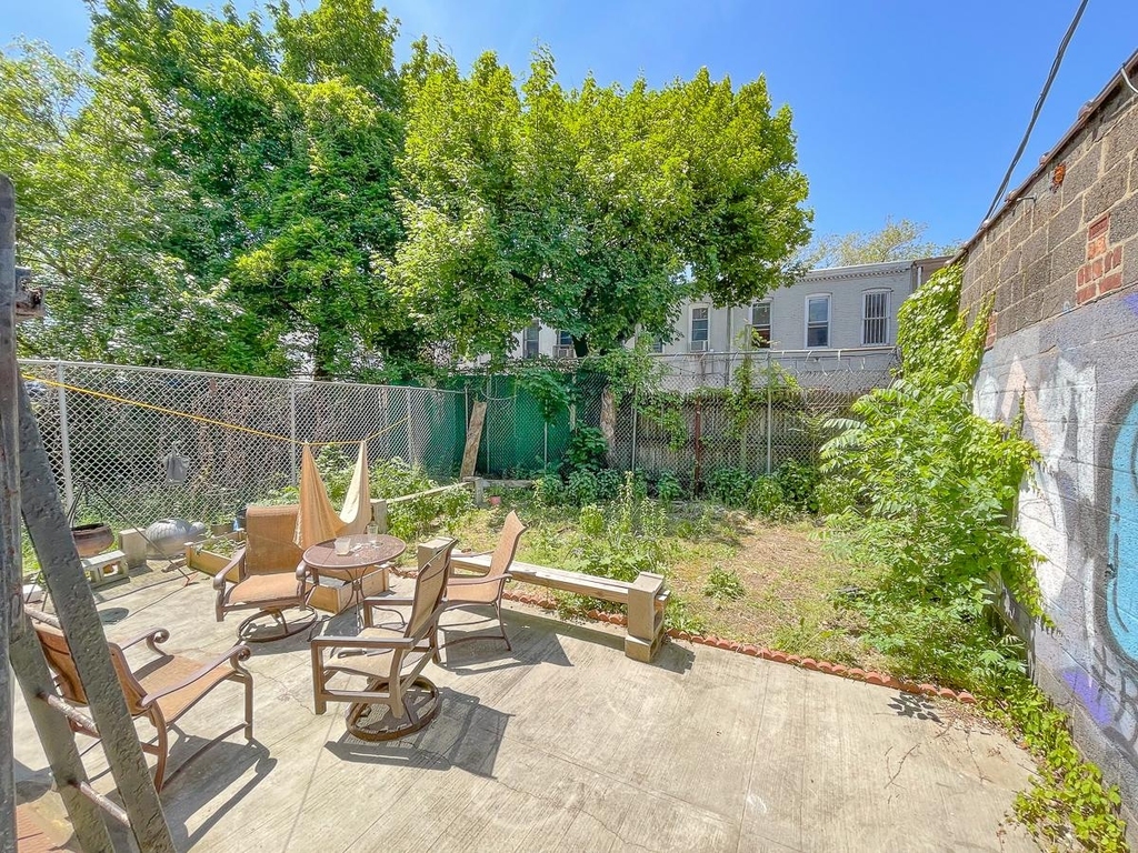1327 Halsey Street - Photo 0