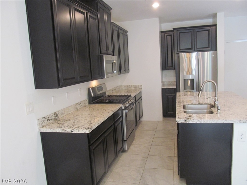 823 Grand Country Avenue - Photo 5