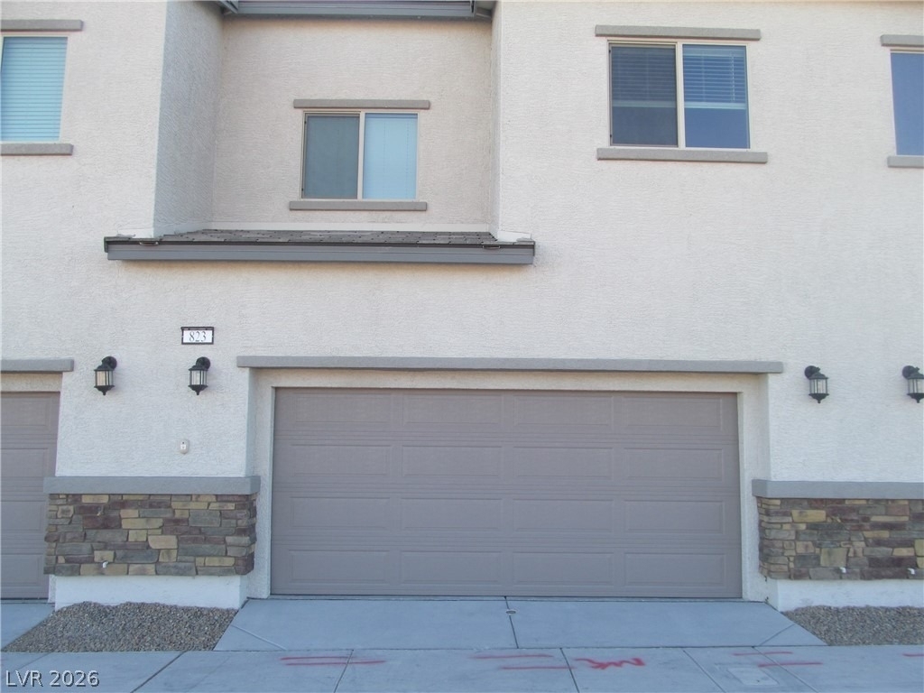 823 Grand Country Avenue - Photo 3