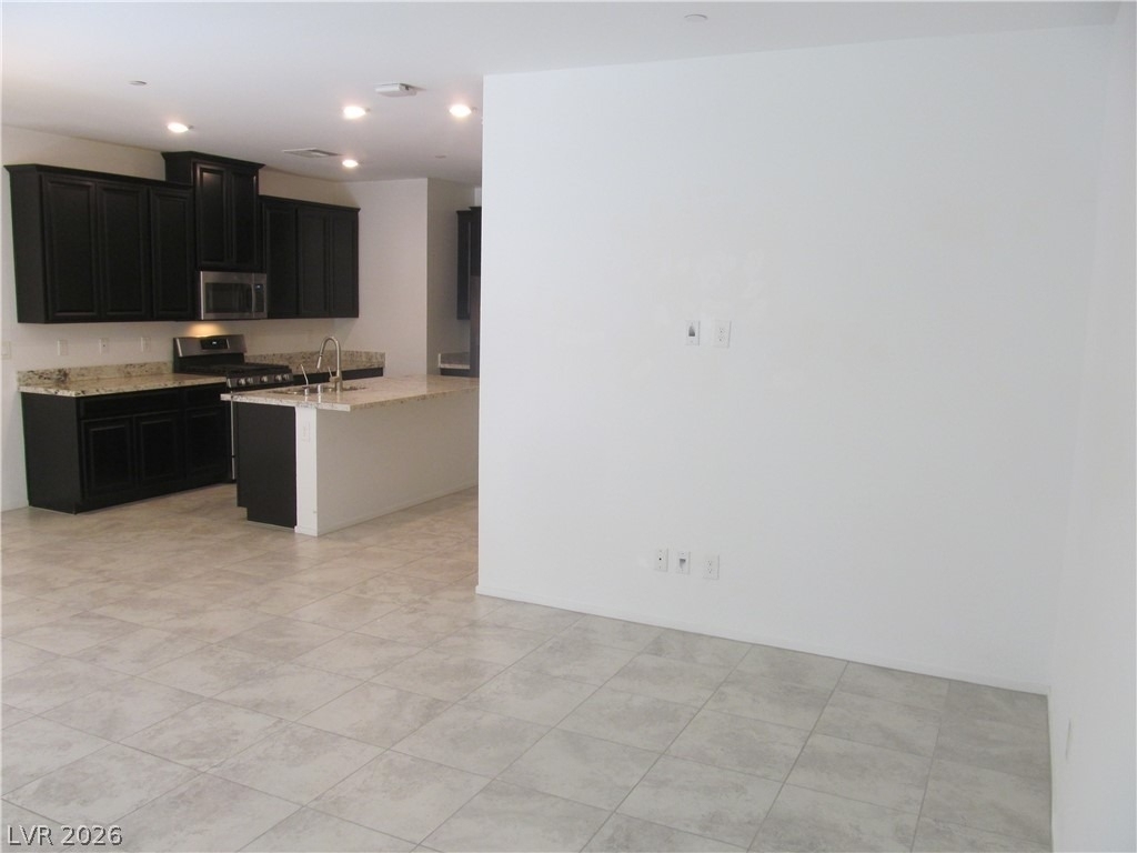 823 Grand Country Avenue - Photo 13