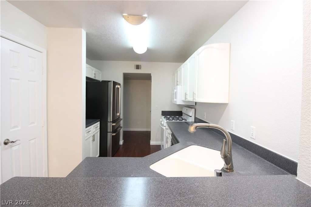 7948 W Nevso Drive - Photo 4