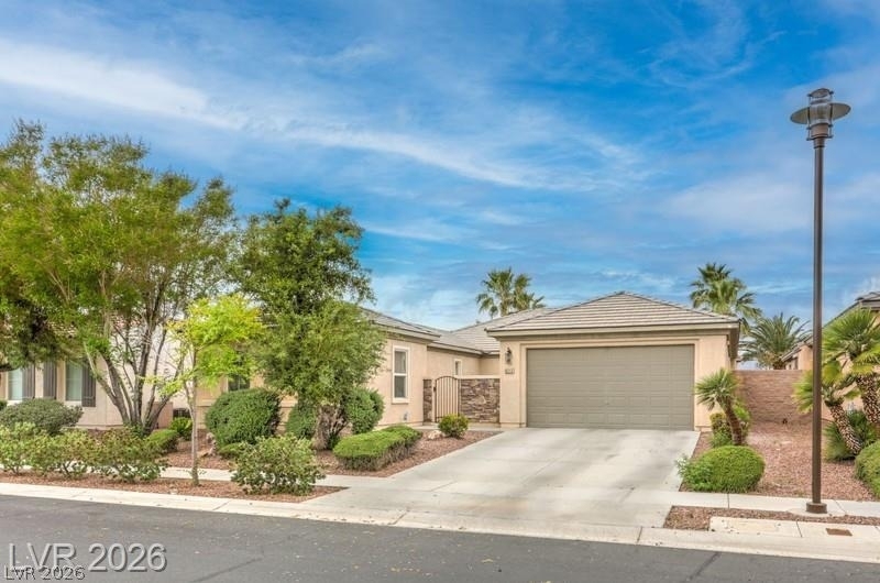 8213 Bay Dunes Street - Photo 2