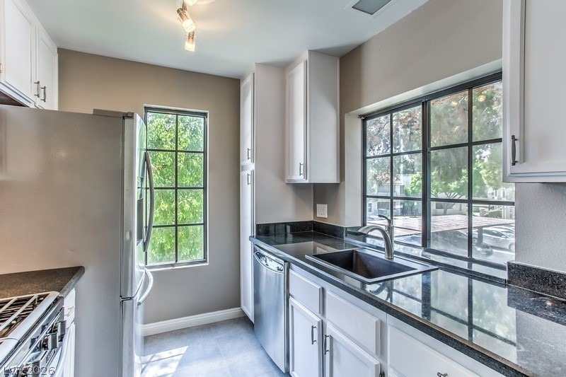 4707 Nara Vista Way - Photo 16