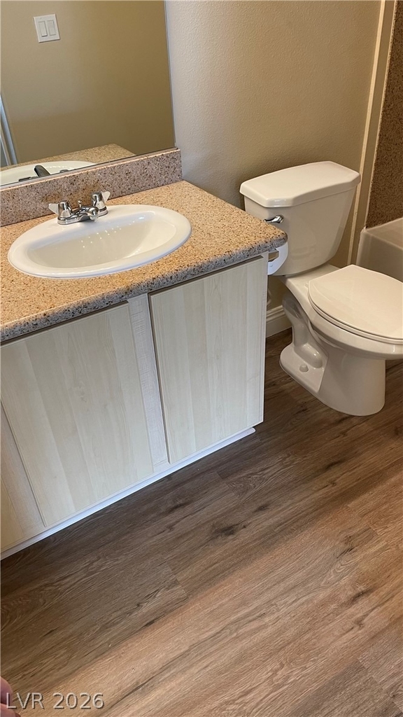 8000 Badura Avenue - Photo 11