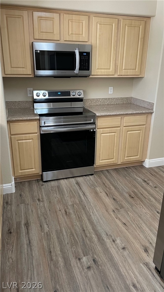 8000 Badura Avenue - Photo 14