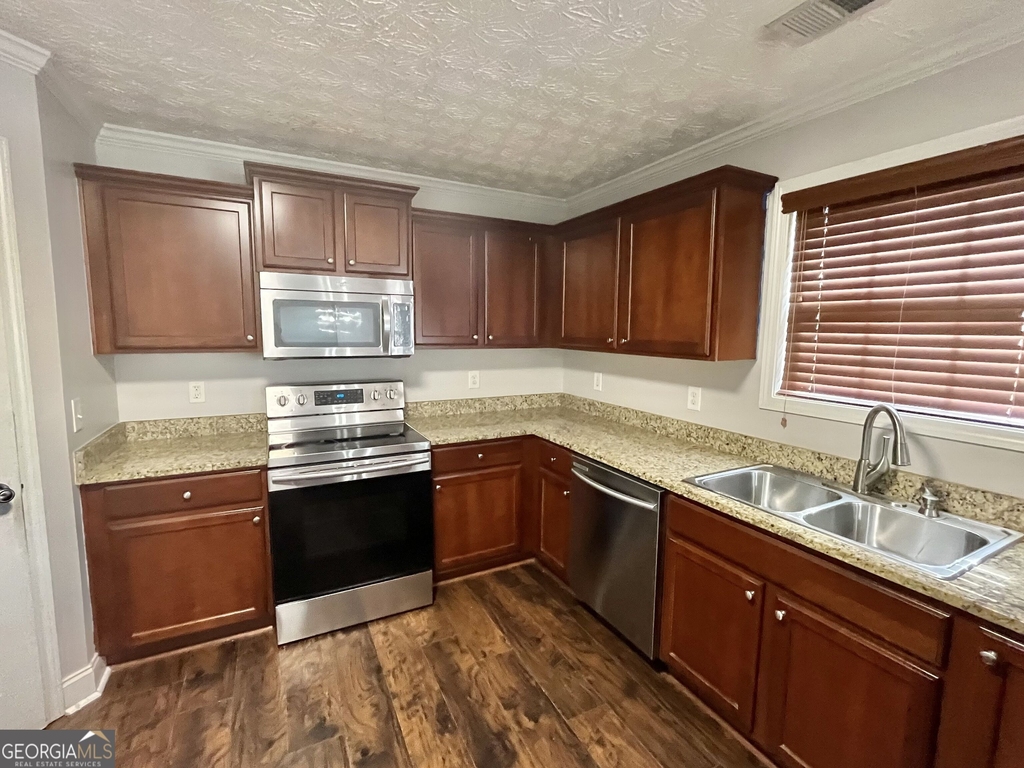 1154 Folkstone Drive - Photo 7