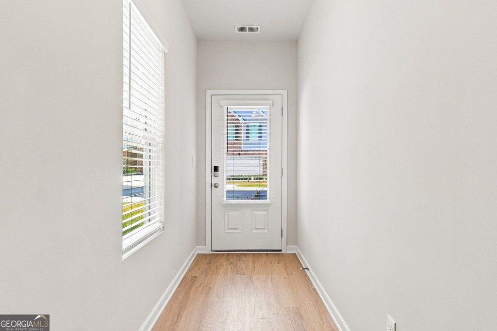 387 Lanier Circle - Photo 2