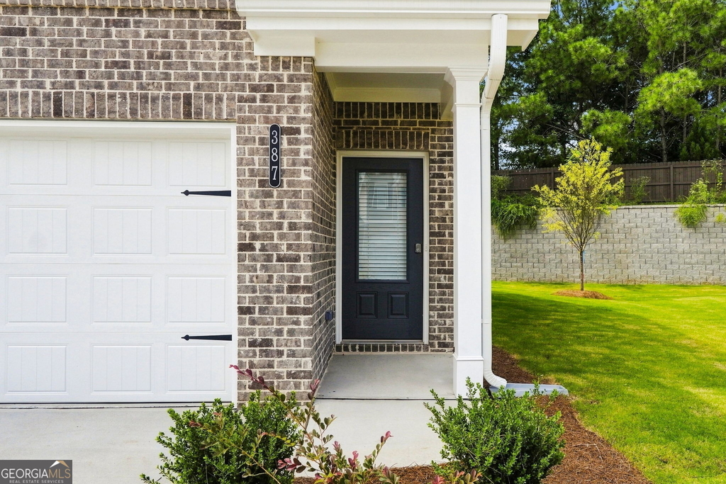 387 Lanier Circle - Photo 1