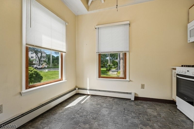 57 Park Ave, Unit B - Photo 9