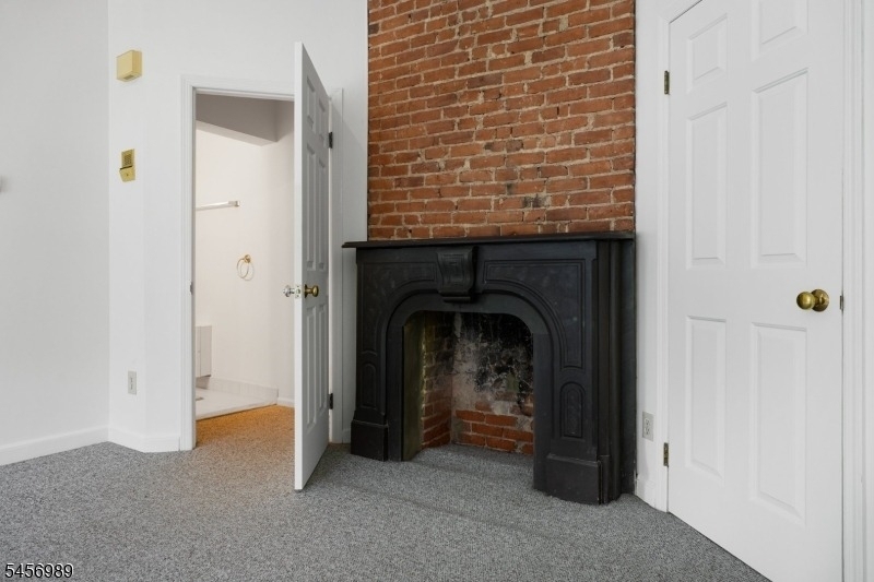 57 Park Ave, Unit B - Photo 13