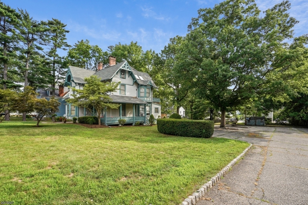 57 Park Ave, Unit B - Photo 16