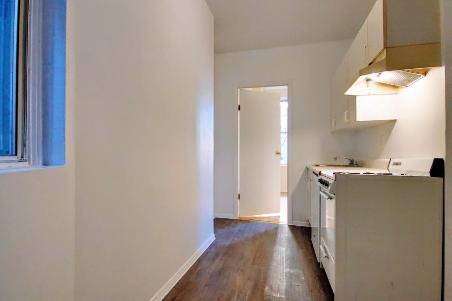 EAST 5TH STREET - Photo 3