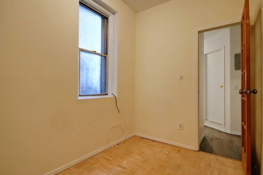 EAST 5TH STREET - Photo 7