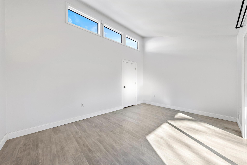 764 Ocean Avenue - Photo 10