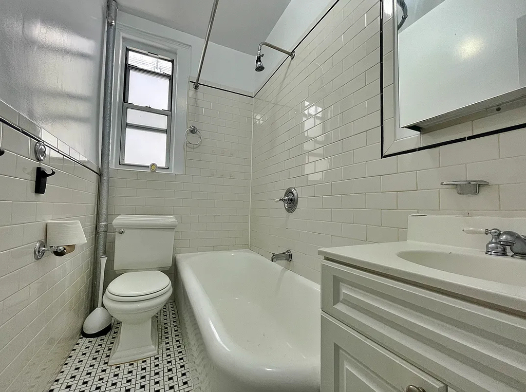 West 13th Street - Photo 4
