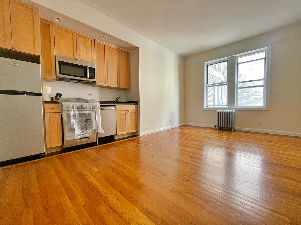 West 13th Street - Photo 0