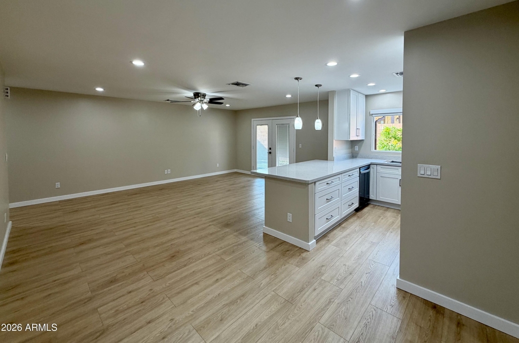 2532 E Bluefield Avenue - Photo 4