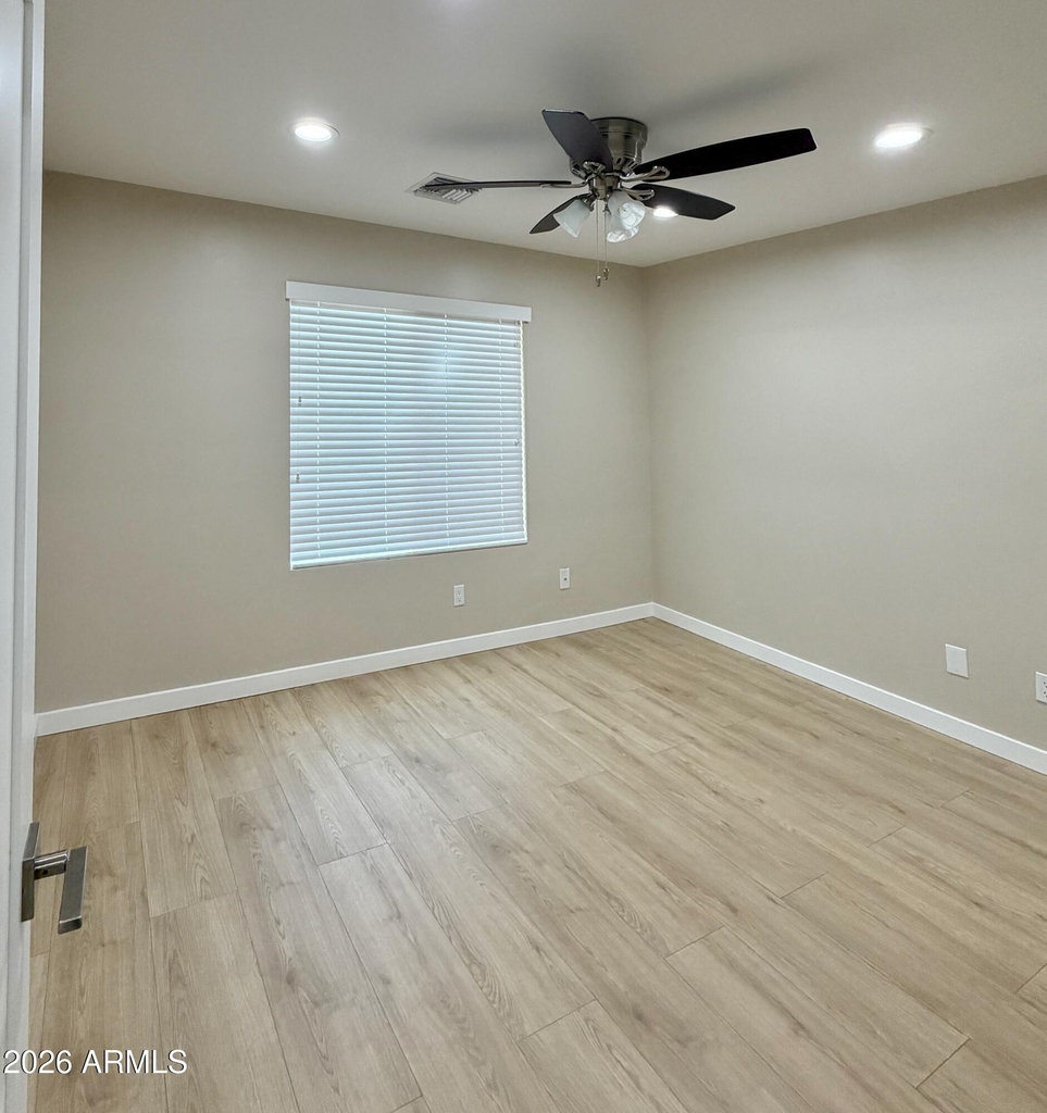 2532 E Bluefield Avenue - Photo 10