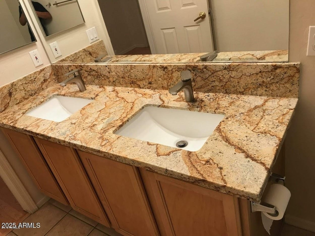 2037 E Riviera Drive - Photo 4