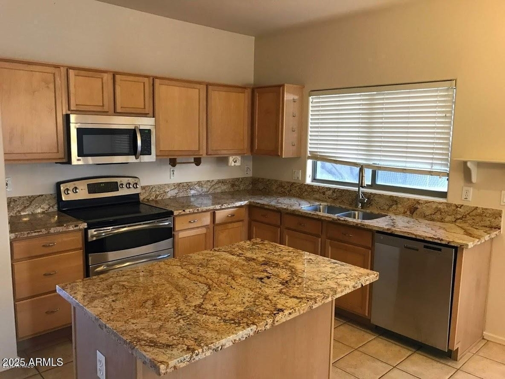2037 E Riviera Drive - Photo 2