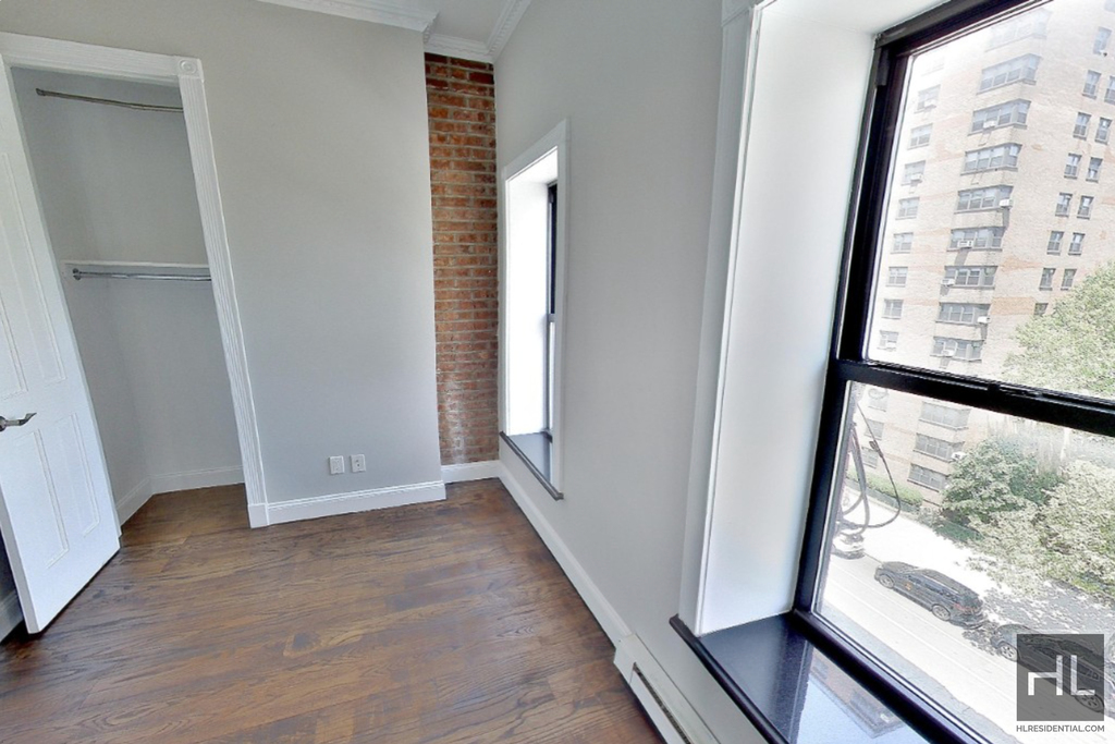 East 106 Street - Photo 3