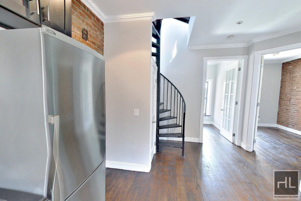 East 106 Street - Photo 1