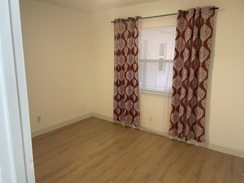 2851 Somerset Drive - Photo 16