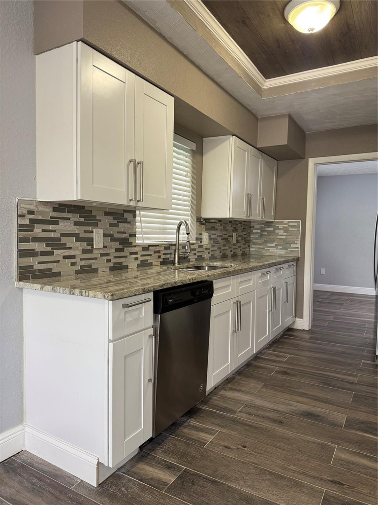 1516 Nw 7th Avenue - Photo 6