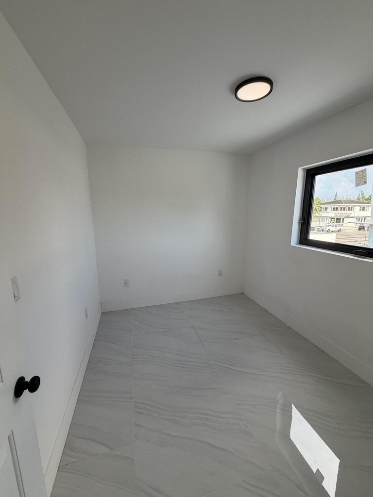 8211 Biscayne Boulevard - Photo 8