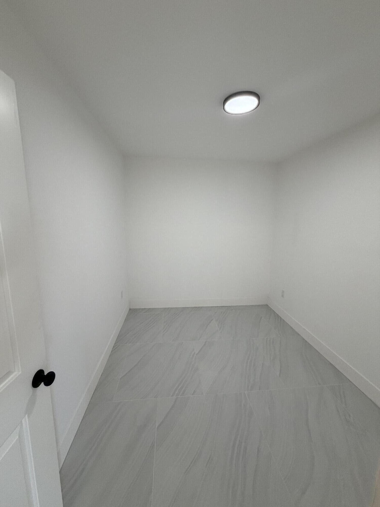 8211 Biscayne Boulevard - Photo 10
