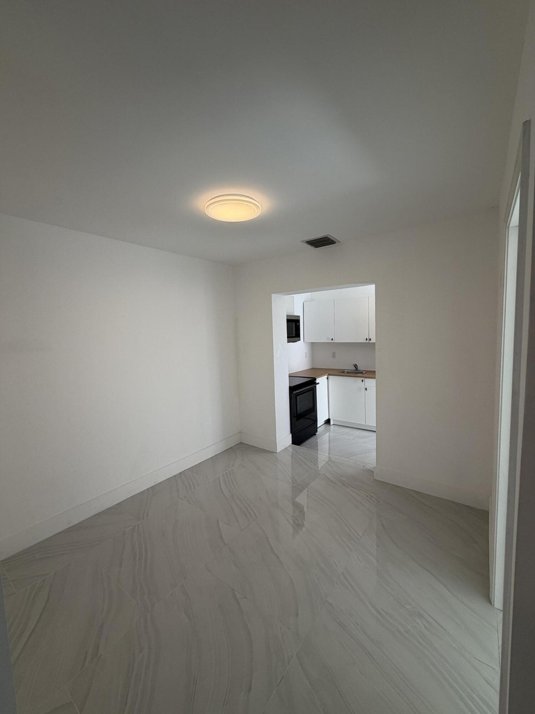 8211 Biscayne Boulevard - Photo 5