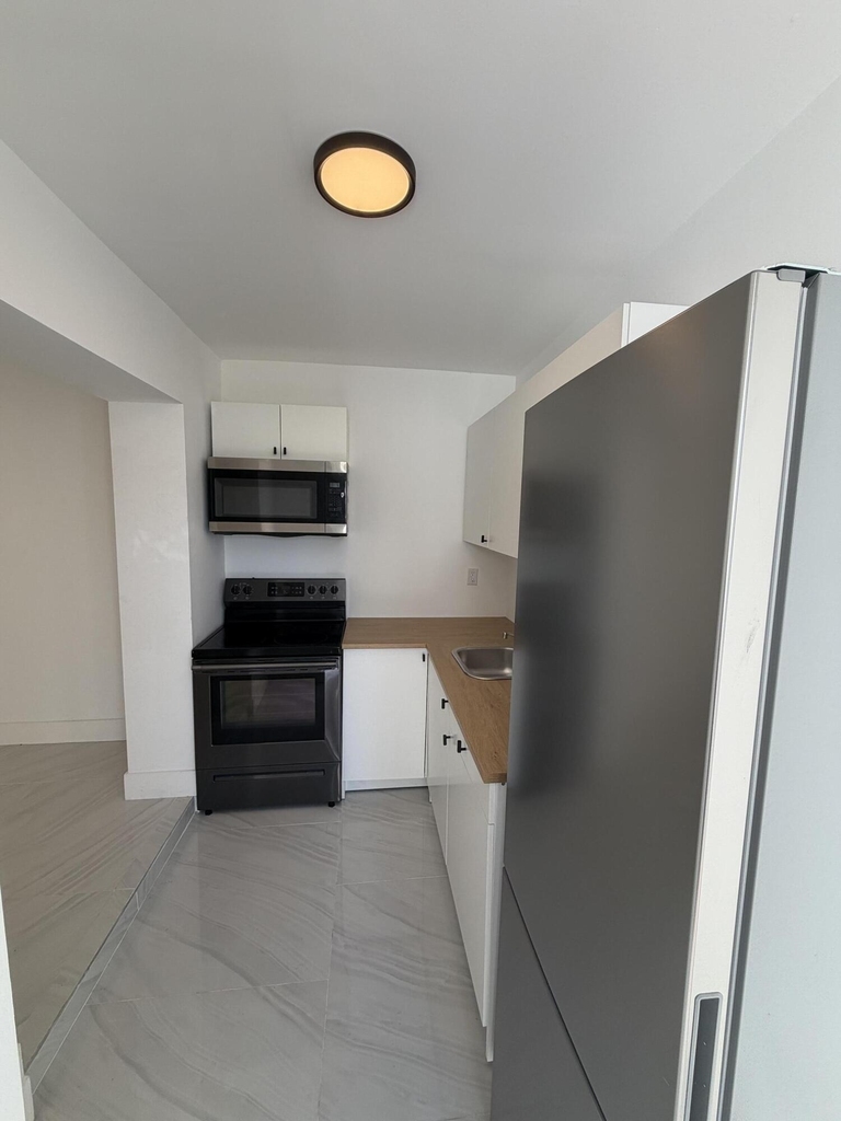 8211 Biscayne Boulevard - Photo 1
