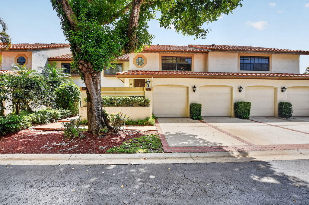 7917 La Mirada Drive - Photo 0