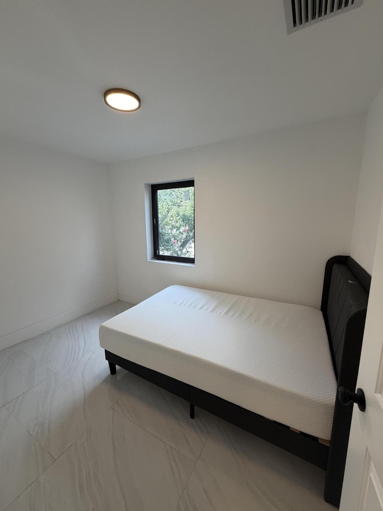 8211 Biscayne Boulevard - Photo 6