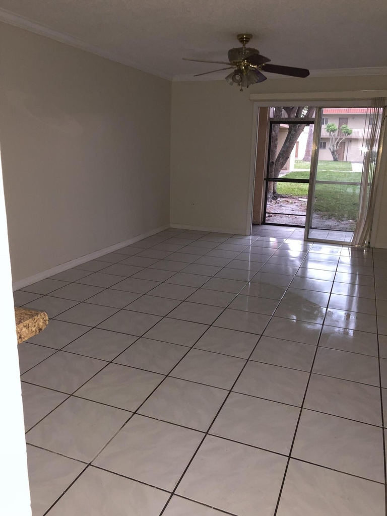 6112 Forest Hill Boulevard - Photo 10