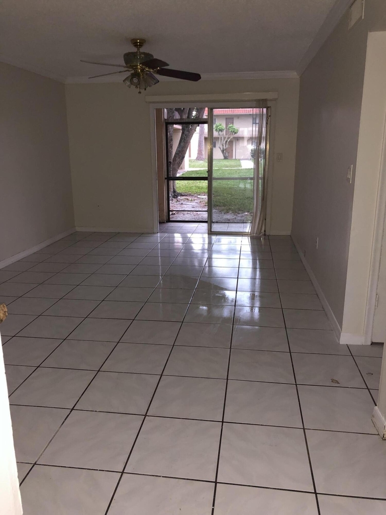 6112 Forest Hill Boulevard - Photo 11