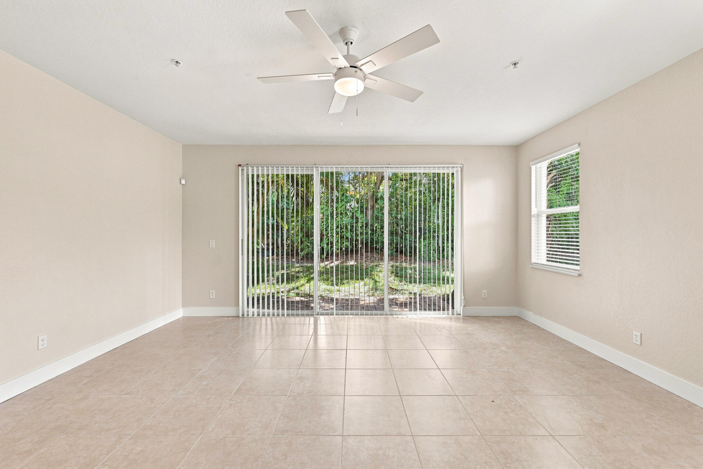 813 Pipers Cay Drive - Photo 12