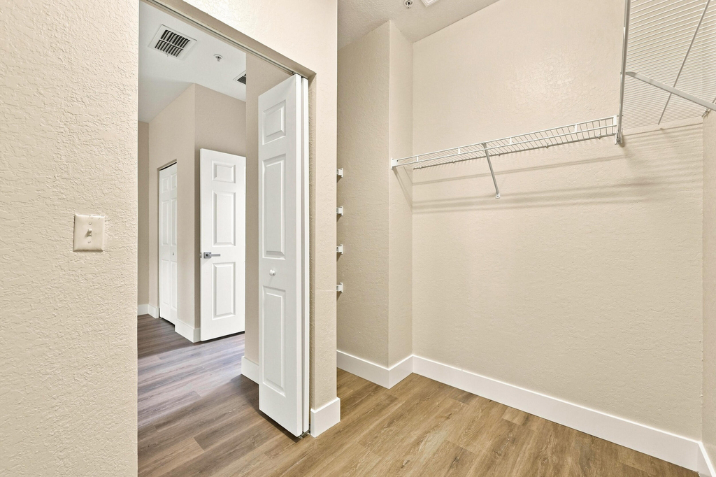 813 Pipers Cay Drive - Photo 18