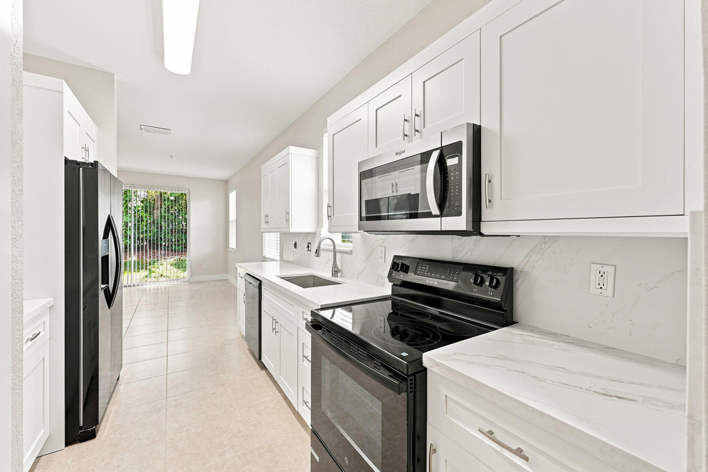 813 Pipers Cay Drive - Photo 37