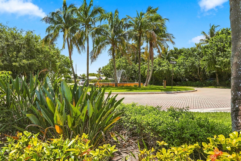 813 Pipers Cay Drive - Photo 33
