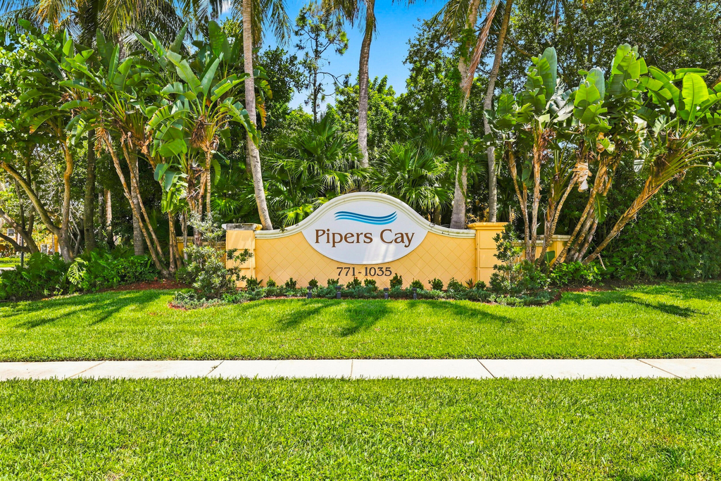 813 Pipers Cay Drive - Photo 31